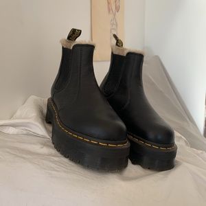 FUR LINED PLATFORM DR. MARTENS BARELY WORN